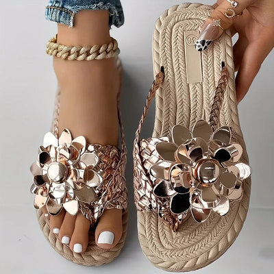 Platte sandalen met bloemen en strass-steentjes