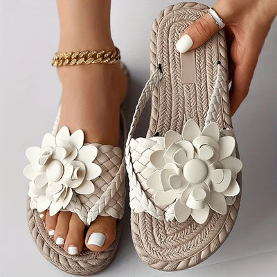 Platte sandalen met bloemen en strass-steentjes